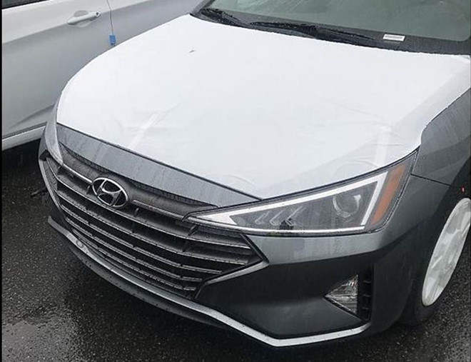 Lộ diện hình ảnh đầu tiên của Hyundai Elantra 2019